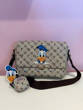 Disney Donald Duck Beige Crossbody Monogram Bag 💼 🦆💙
